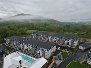 Birch Hill Apartments in Asheville, NC - Building Photo - Building Photo