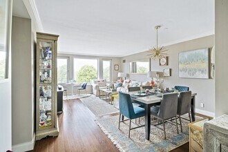 492 Beacon St in Boston, MA - Foto de edificio - Building Photo