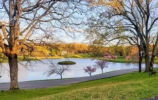 205 W Lake Dr in Dickson, TN - Building Photo