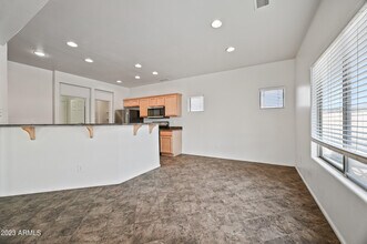 43927 W Cypress Ln in Maricopa, AZ - Building Photo - Building Photo