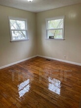 1080 E Cornell Ave in Flint, MI - Foto de edificio - Building Photo