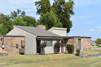 Woodcrest Park in Fort Smith, AR - Foto de edificio - Building Photo