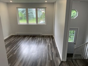 48 Seventh St in Moncton, NB - Building Photo - Building Photo