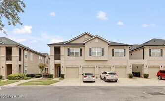 12301 Kernan Forest Blvd in Jacksonville, FL - Building Photo