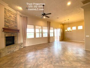 1932 Lone Tree Ln in Las Cruces, NM - Building Photo - Building Photo