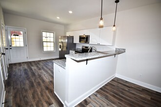 550 Peachers Mill Rd, Unit F3 in Clarksville, TN - Building Photo - Building Photo