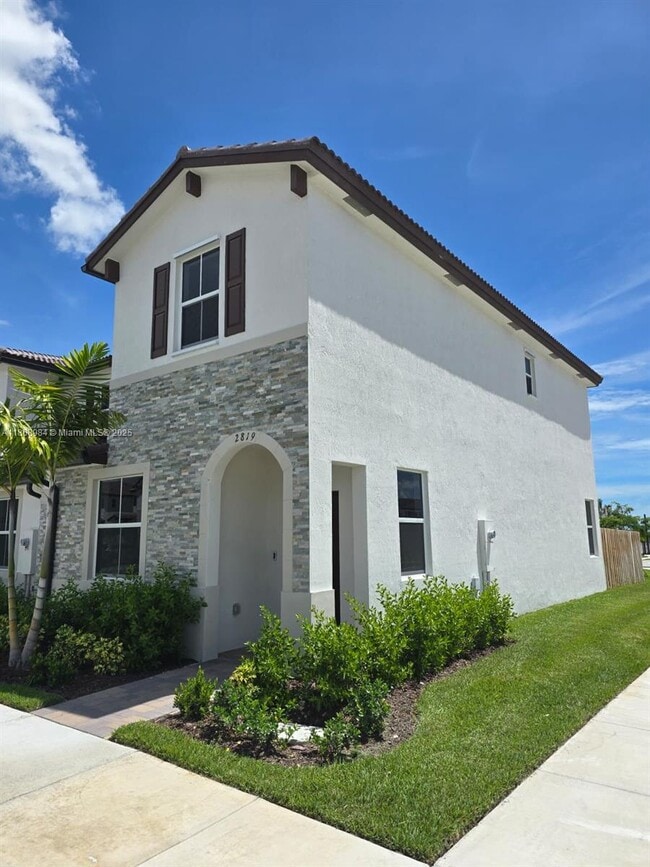 property at 2819 SE 26th Ave