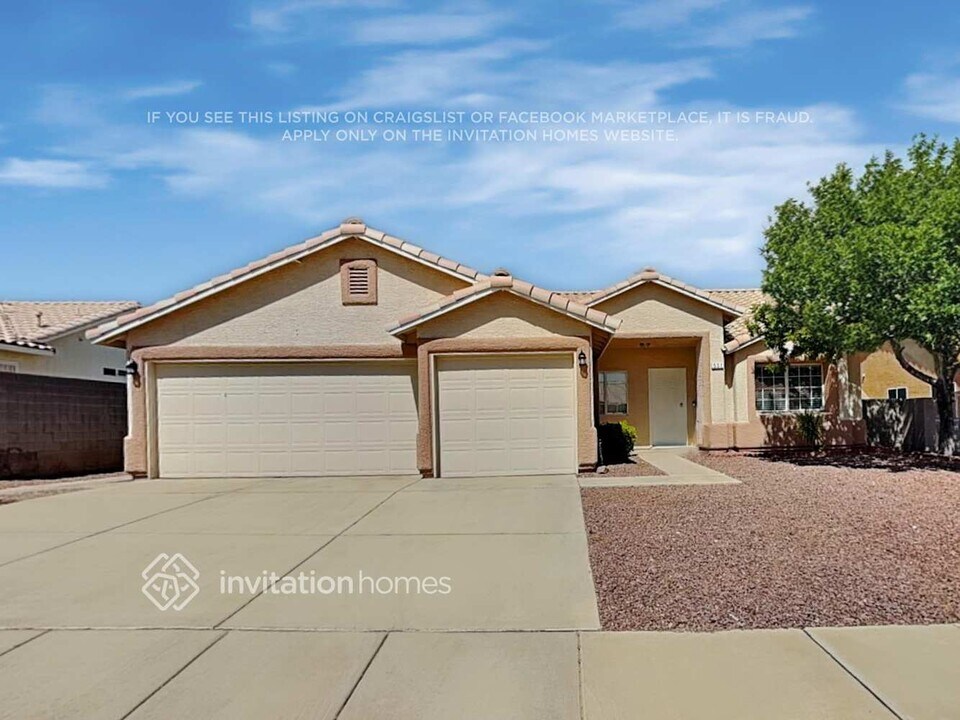 531 Trocadero St in Henderson, NV - Foto de edificio