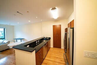 10 Manor St, Unit #1 in Boston, MA - Building Photo - Building Photo