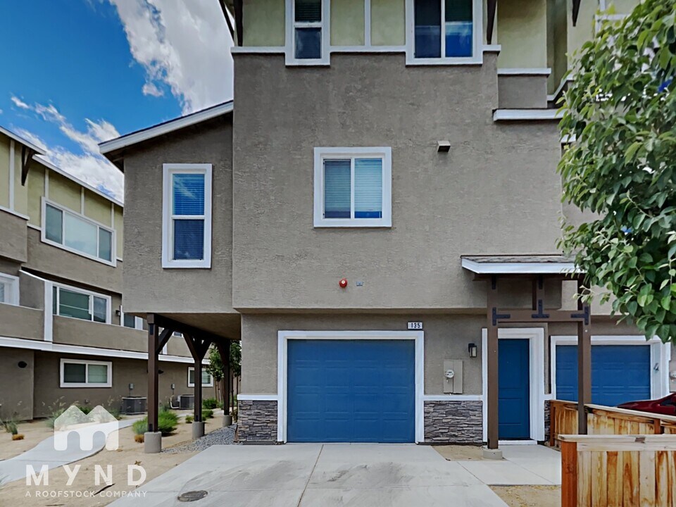 135 Mark Jeffrey Ln in Reno, NV - Building Photo