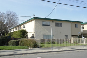 27813-27827 Leidig Ct in Hayward, CA - Building Photo - Building Photo