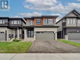 227 Longboat Run W in Brantford, ON - Building Photo