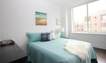 1100 Maxwell Ln in Hoboken, NJ - Building Photo - Building Photo