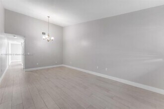 10830 SW 72nd St in Miami, FL - Building Photo - Building Photo