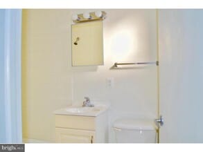 332 S 17th St in Philadelphia, PA - Building Photo - Building Photo