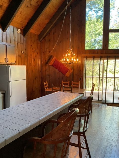 28536 Shenandoah Dr in Lake Arrowhead, CA - Foto de edificio - Building Photo