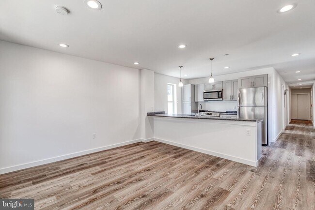 751 N 43rd St in Philadelphia, PA - Building Photo - Building Photo