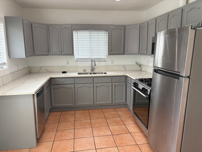3423 W 59th St, Unit ADU