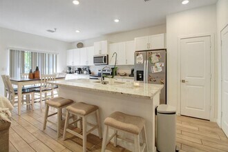 826 SE 17th St in Homestead, FL - Building Photo - Building Photo