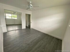 5300 NW 25th Ave-Unit -4 in Miami, FL - Building Photo - Building Photo