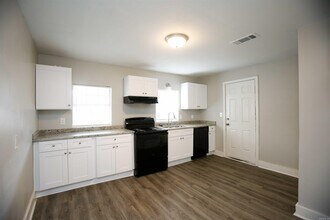 514 Pollock St in North Little Rock, AR - Building Photo - Building Photo