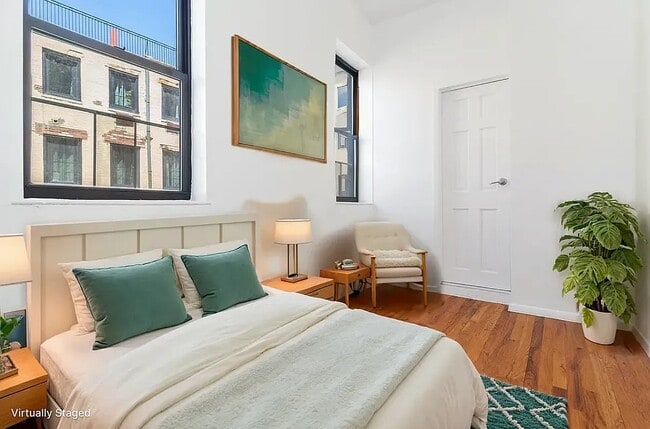 126 Elizabeth St in New York, NY - Building Photo - Building Photo