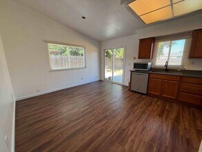 9312 Moynello Ct in Elk Grove, CA - Building Photo - Building Photo