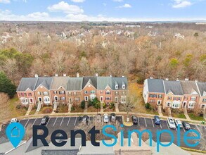 13136 Ashnut Ln in Herndon, VA - Building Photo - Building Photo