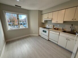 1410 Whitney Ave, Unit F3 in Hamden, CT - Building Photo