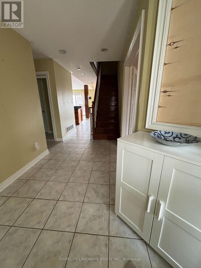 380 Stone Rd in Aurora, ON - Building Photo - Building Photo