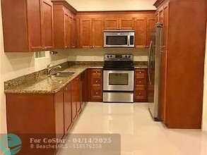4763 NW 114th Dr in Coral Springs, FL - Foto de edificio - Building Photo