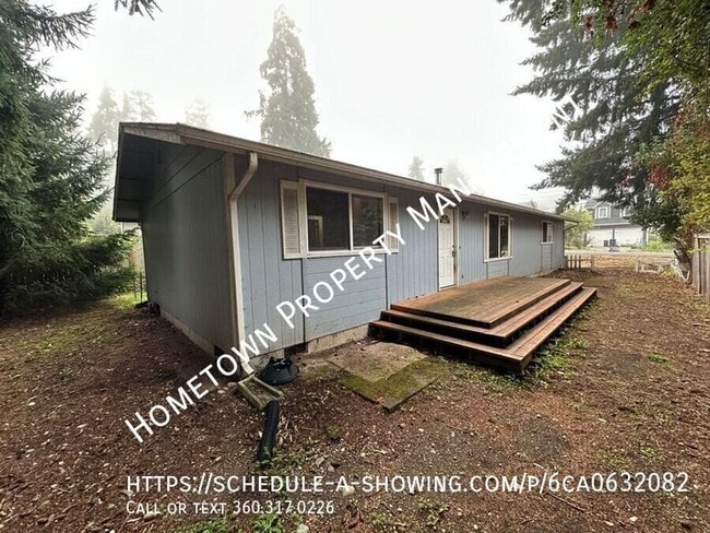 property at 5040 Carole Dr NE