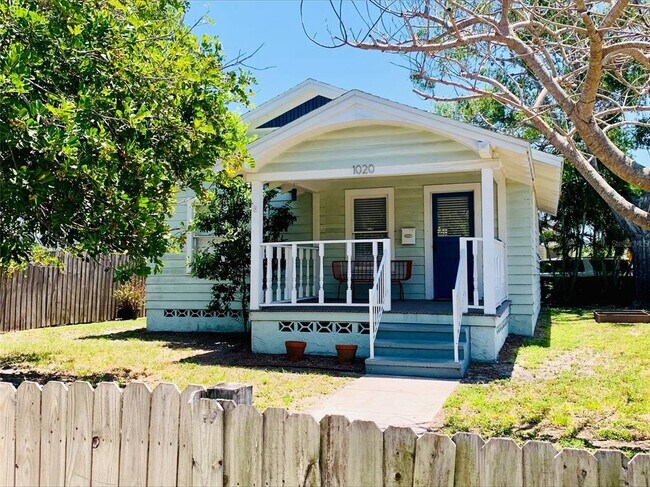 1020 30th Ave N in St. Petersburg, FL - Building Photo - Building Photo