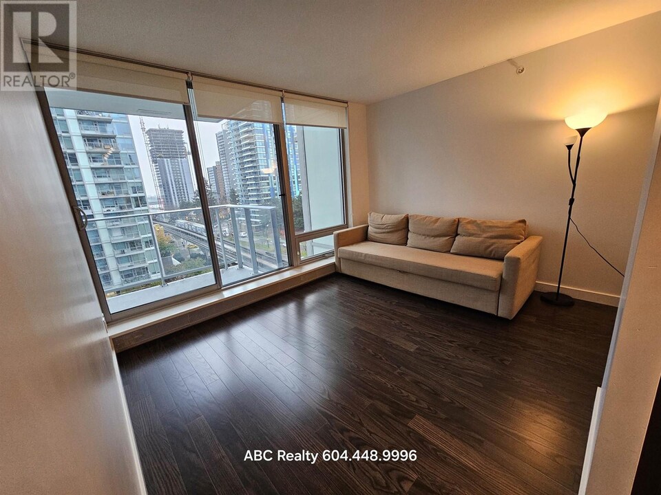 8031-8031 Nunavut Ln in Vancouver, BC - Building Photo