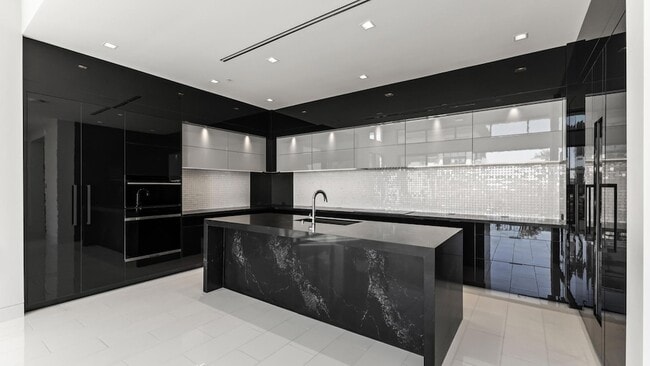 property at 6587 N Palmeraie Blvd