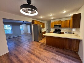 612 4th St N in Hudson, WI - Building Photo