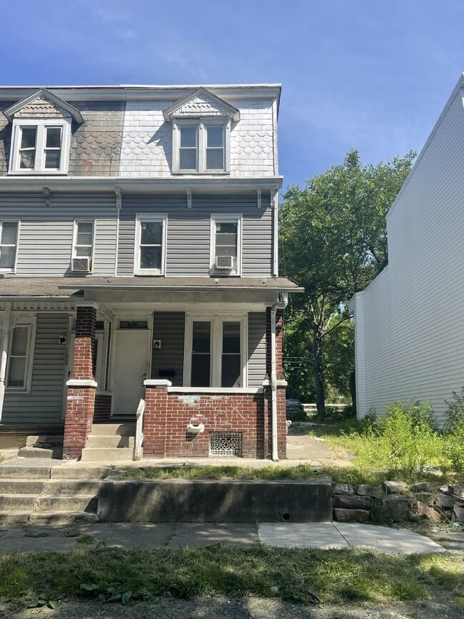 property at 1626 Park St