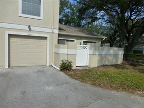 11814 Foxrun Ln in Temple Terrace, FL - Building Photo - Building Photo