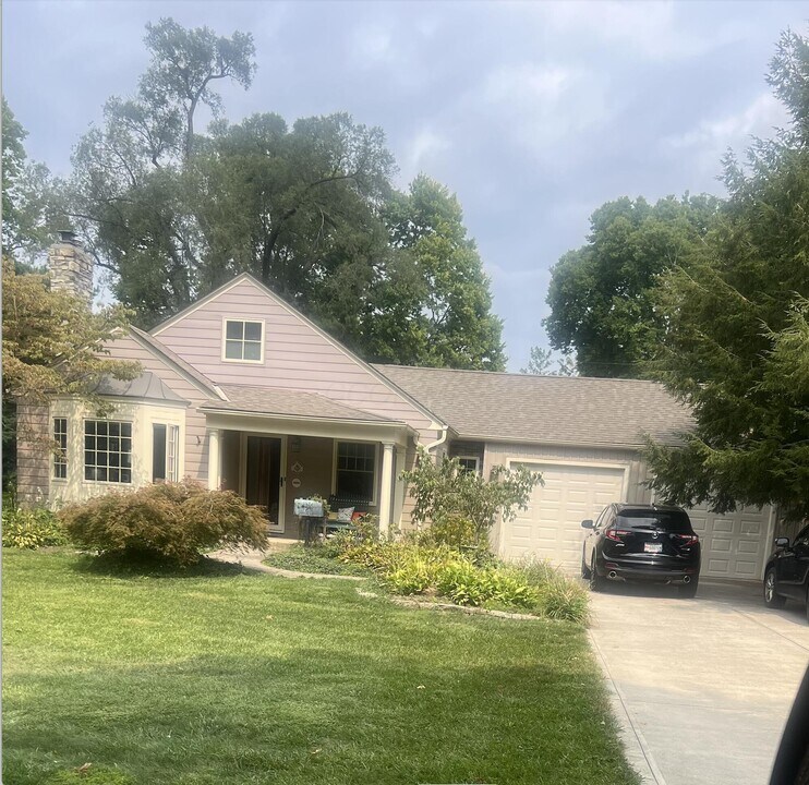 2824 Eastcleft Dr in Columbus, OH - Building Photo