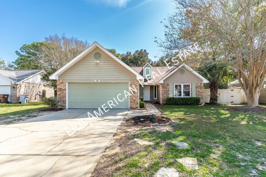 2189 Bellmeade Cir in Navarre, FL - Building Photo