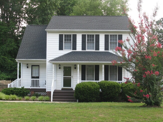 6151 Rosemary Dr in Mechanicsville, VA - Foto de edificio - Building Photo
