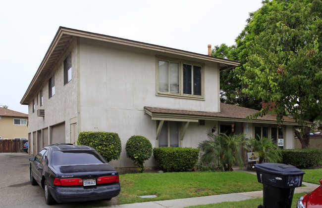 1231 S Sunburst Way in Anaheim, CA - Building Photo - Building Photo