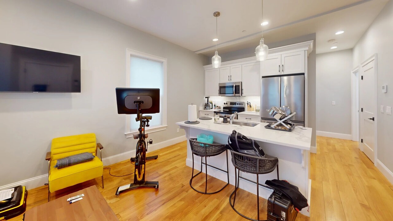3305 Washington St in Boston, MA - Building Photo