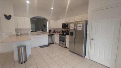 7751 Basnett Cir in Kissimmee, FL - Building Photo - Building Photo