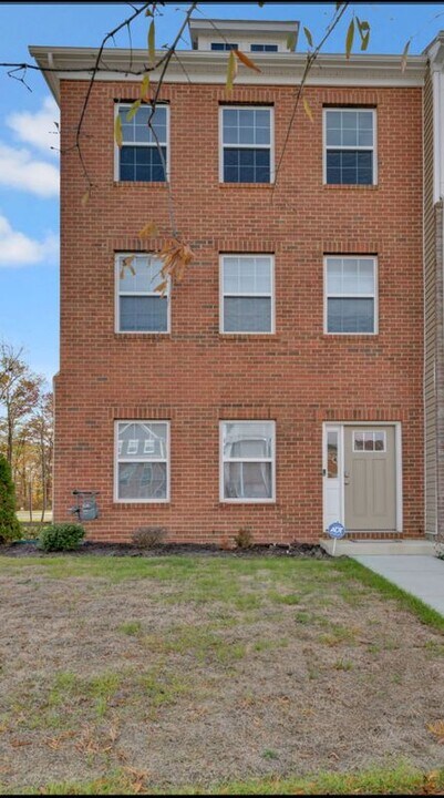 8750 Mimosa Ave in Clinton, MD - Building Photo
