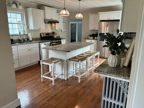 21 Shawmut St, Unit A in Concord, NH - Building Photo - Building Photo