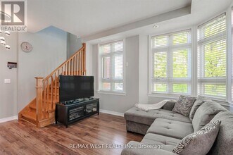 9 Pine St in Toronto, ON - Building Photo - Building Photo