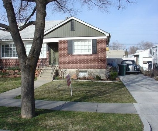 property at 1394 S Green St