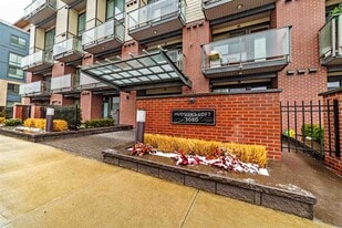 3080-3080 Gladwin Rd in Abbotsford, BC - Building Photo