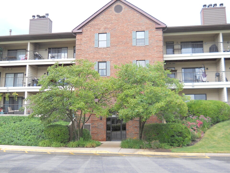 631 Hapsfield Ln in Buffalo Grove, IL - Foto de edificio